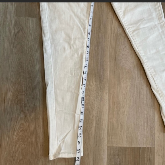 Levi’s White Skinny Legging Jeans - Picture 9 of 10